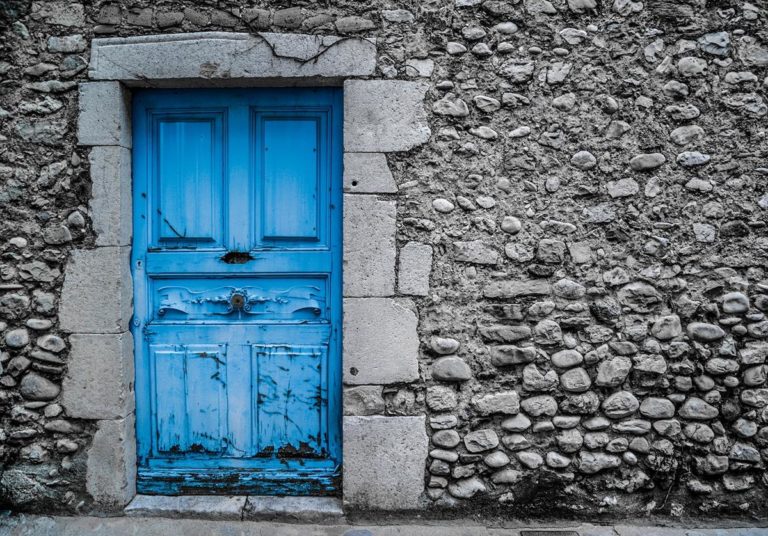 Drzwi antywłamaniowe – zadbaj o bezpieczeństwo swoje i rodziny