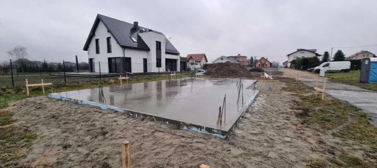 Jak skutecznie zagospodarować deszczówkę na działce? systemy retencyjne i zbiorniki podziemne